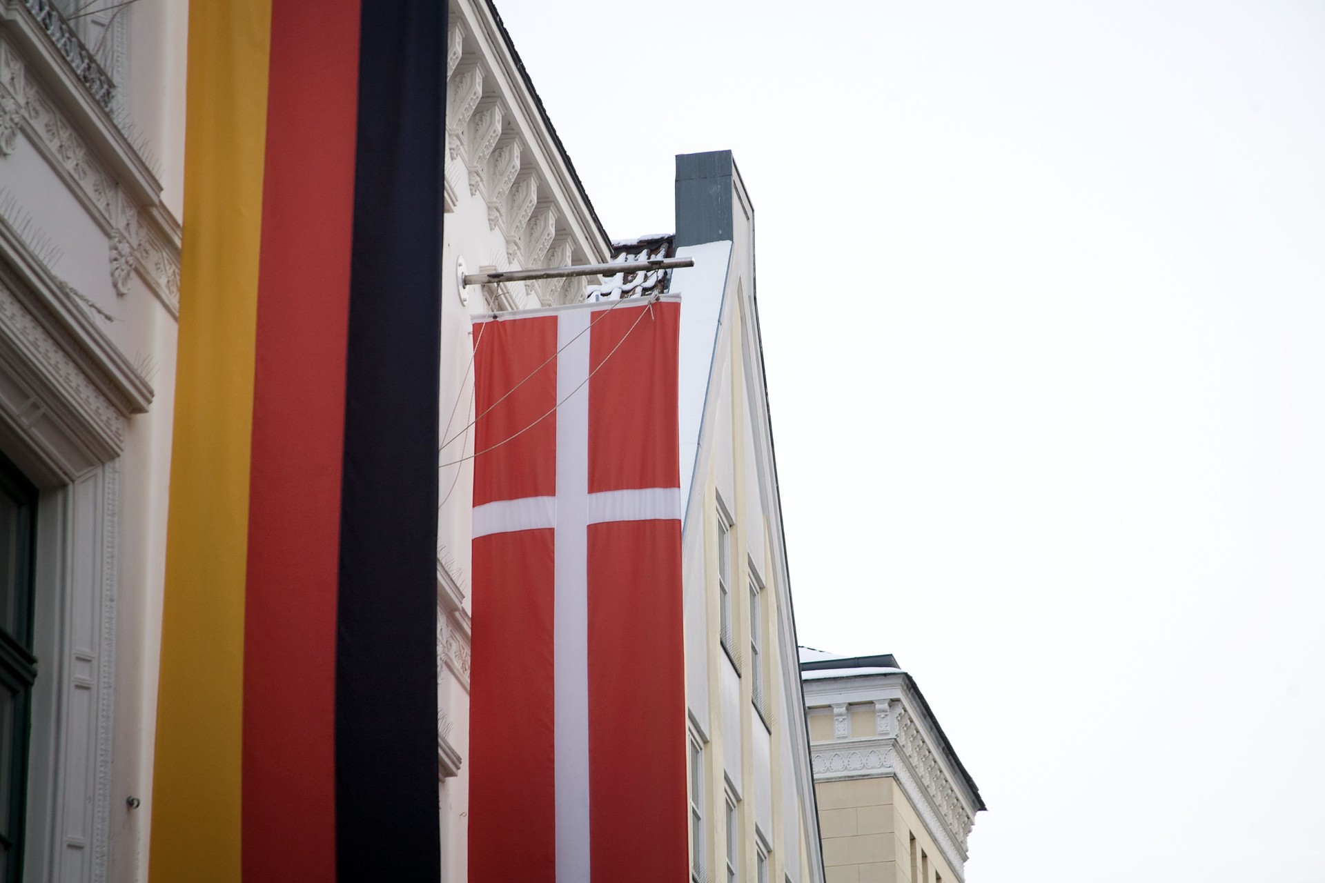 Flaggen von Deutschland und Dänemark
